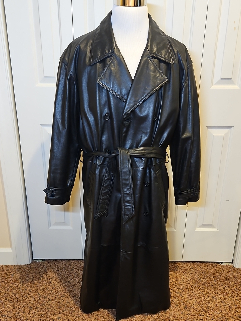 Wilson Black Leather Double-Breasted Trench Coat with Belt Mens M 100% LEATHER